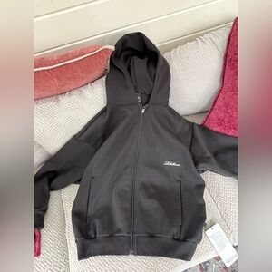 Men’s Lululemon sweatshirt